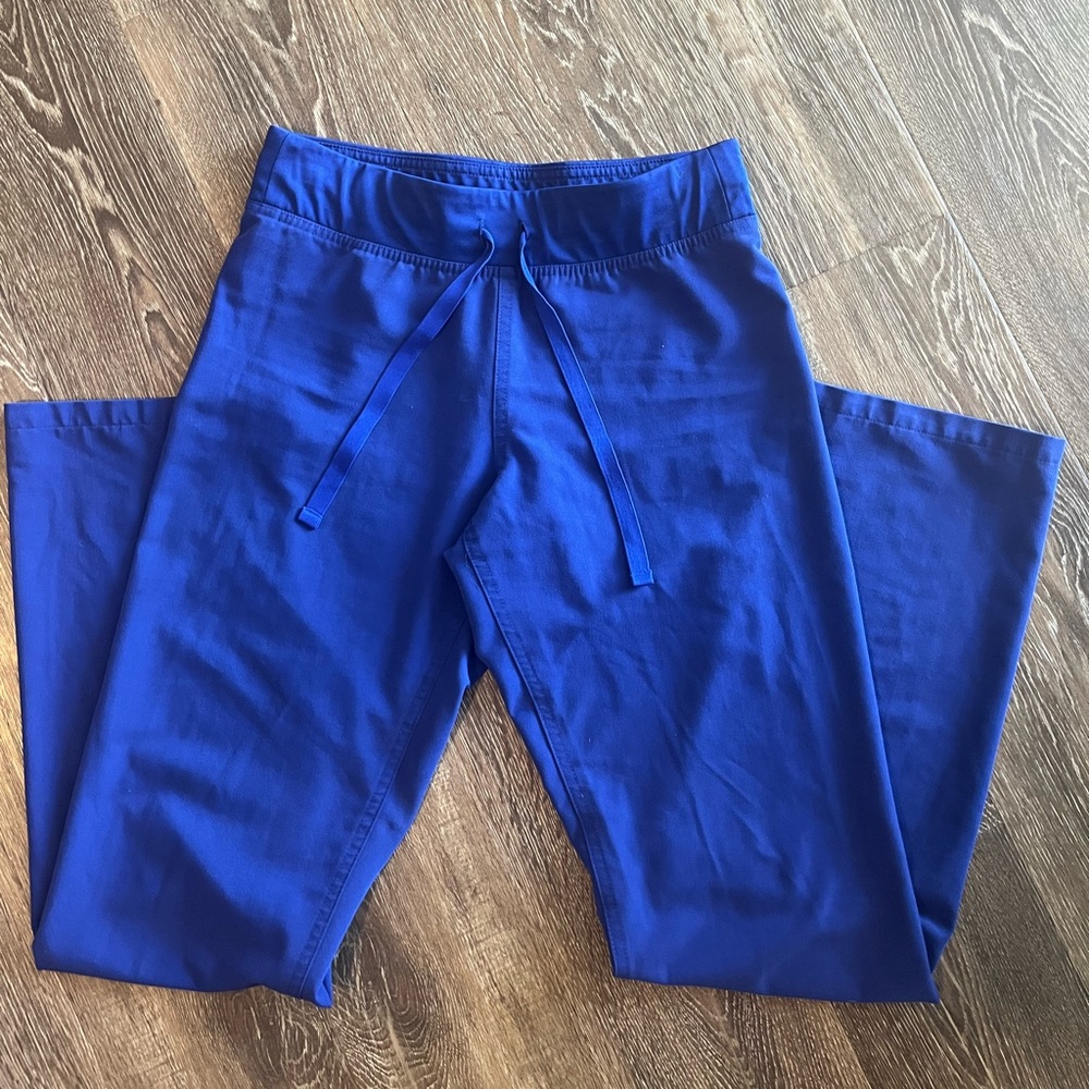 Royal Blue Figs scrubs xxs bottoms and xs top